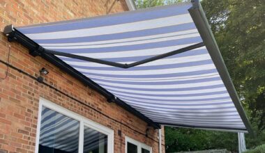 Blue and white awning.