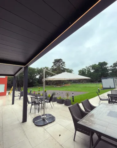 Louvred pergolas (10) [city]