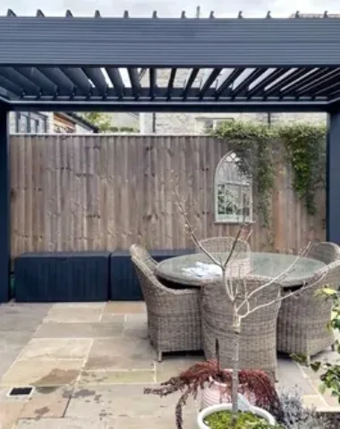 Louvred pergolas (6) [city]